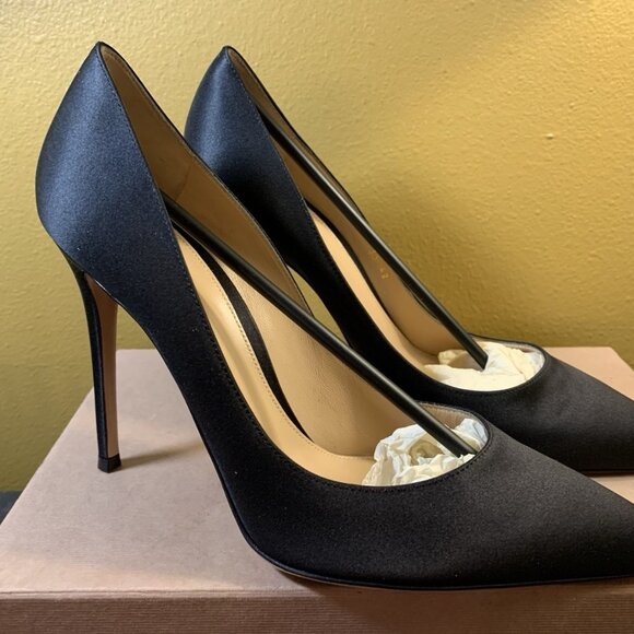 Gianvito Rossi Shoes - Gianvito Rossi Gianvito 105 Raso Black Leather Pump